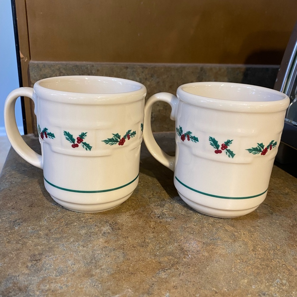 Longaberger Cream and Green Holiday Mugs new without box